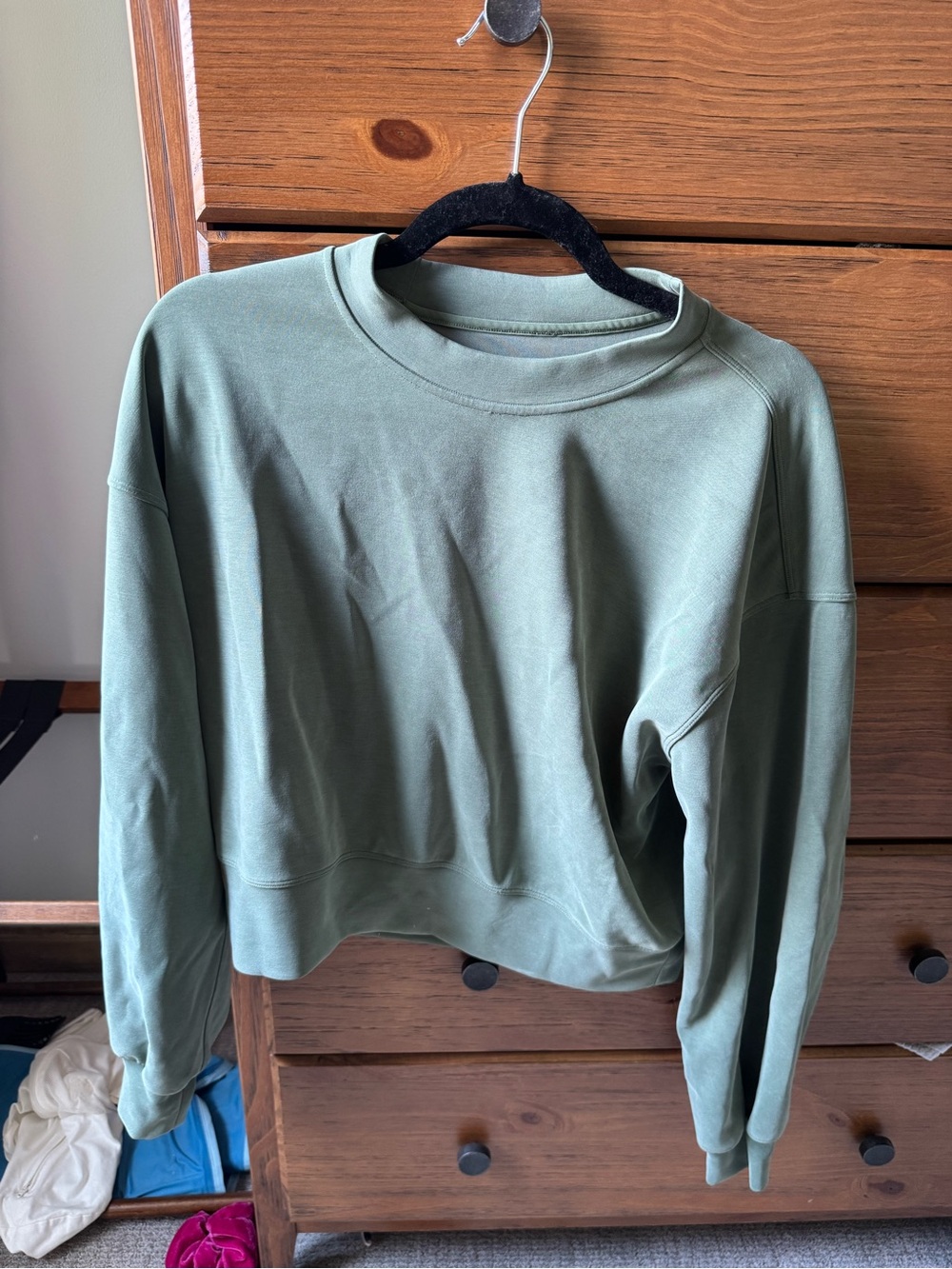Women's Olive Crewneck Sweatshirt - lululemon size 4